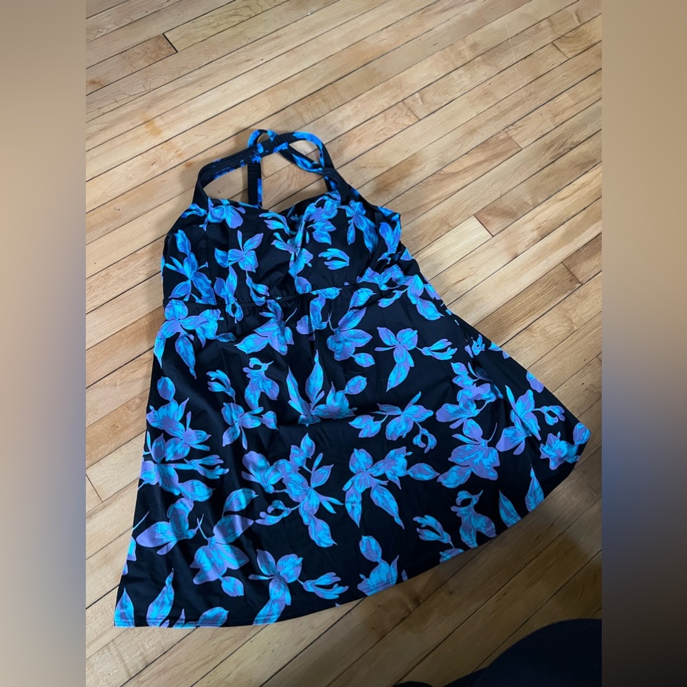 Lands End blue and black floral print swim top